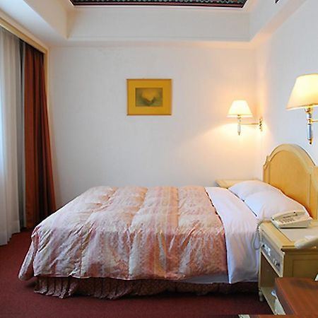 Hotel Flowers Тайпей Екстериор снимка