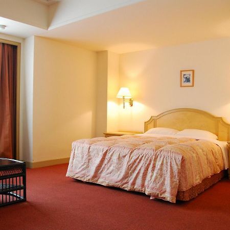 Hotel Flowers Тайпей Екстериор снимка