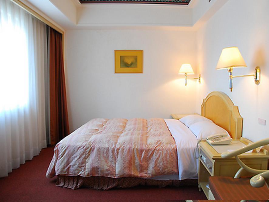 Hotel Flowers Тайпей Екстериор снимка